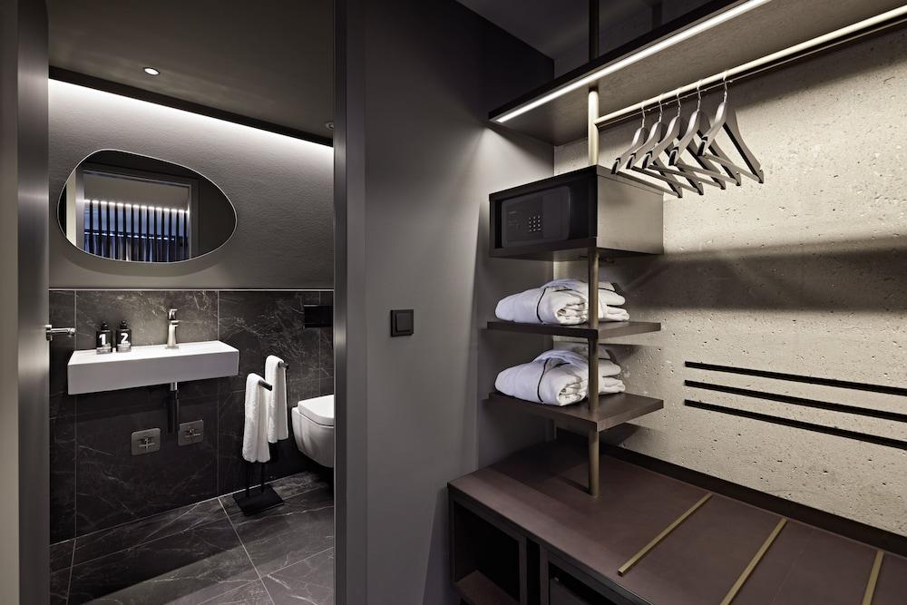 Hotel Lindner Seestern, Part Of Jdv By Hyatt Dusseldorf